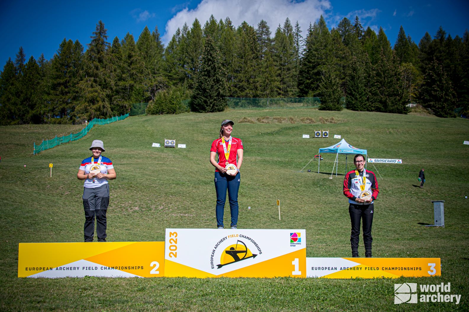 Baránková na stupňoch v Cesane